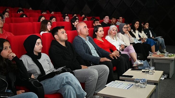 Kurs öğrencilerine seminer