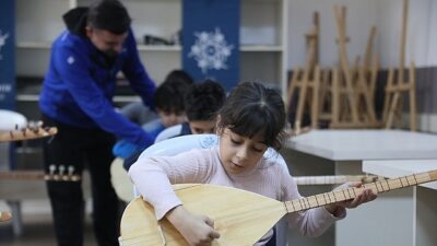 Lider Çerçioğlu’nun Aktiflikleri ile Aydınlı Çocukları Türk Halk Müziğinin Eşsiz Notalarını Öğreniyor