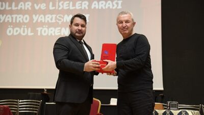 Lider Çırpanoğlu’ndan tiyatrocu öğrencilere takviye