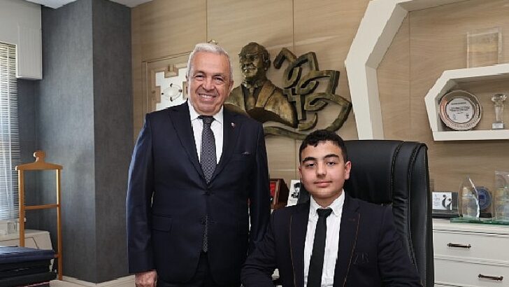 Lider Şadi Özdemir makamını çocuklara devretti