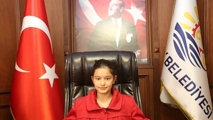Lider Sezer koltuğunu Aslı Çırak’a devretti