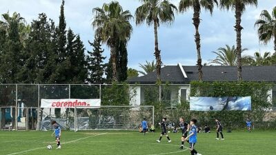 Lider Topaloğlu’ndan geleceğin futbolcularına ziyaret