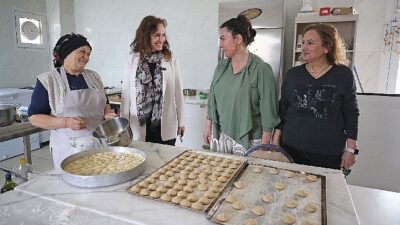 Lider Ünsal’dan üreten bayanlara dayanak ziyareti