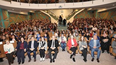 Müellif Müge İplikçi Nilüferli bayanlarla buluştu