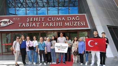 Öğrenciler MTA Tabiat Tarihi Müzesi’ni Gezdi