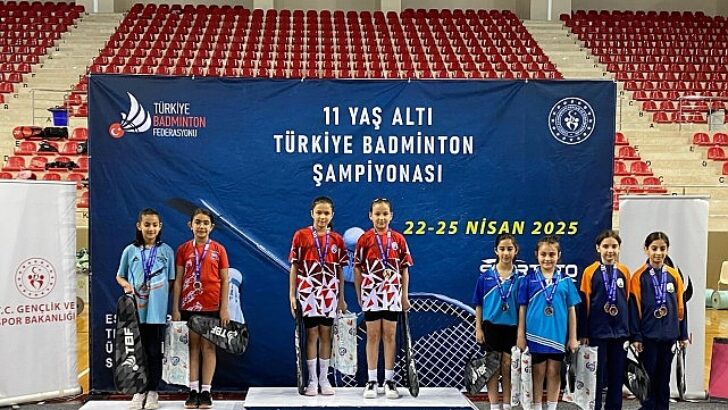 Osmangazi Belediyespor’un genç badmintoncuları göz doldurdu