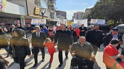 Otizm Farkındalık Günü Gölcük’te Renkli Manzaralara Sahne Oldu