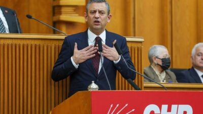Özgür Özel’den kürsüde çok sert ‘proje okul’ cevabı: ‘Liseleri karıştıran ben miyim yoksa bu geri kafalı Milli Eğitim Bakanı mı?’