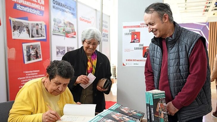 Şenal Sarıhan ve Zeki Sarıhan’a kitapseverlerden ağır ilgi