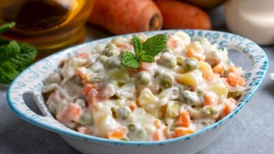 Tavuklu Makarna Salatası