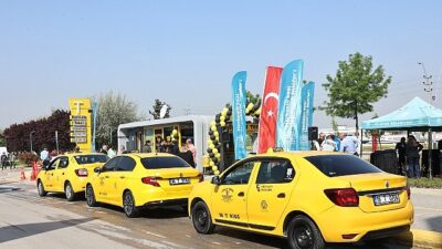 Üçevler’de modern taksi durağı hizmete açıldı