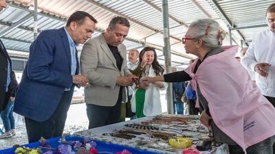 Yenişehir Belediyesi yenilenen üretici bayan pazarını açtı