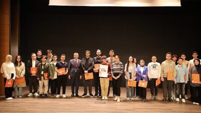 ZEYGEM Atölyelerinden Mezun Olan Gençler Sertifikalarını Başkan Arısoy’un Elinden Aldılar