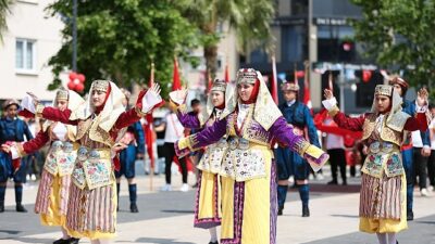 19 Mayıs Atatürk’ü Anma Gençlik ve Spor Bayramı, Narlıdere’de de resmi merasimlerle kutlandı