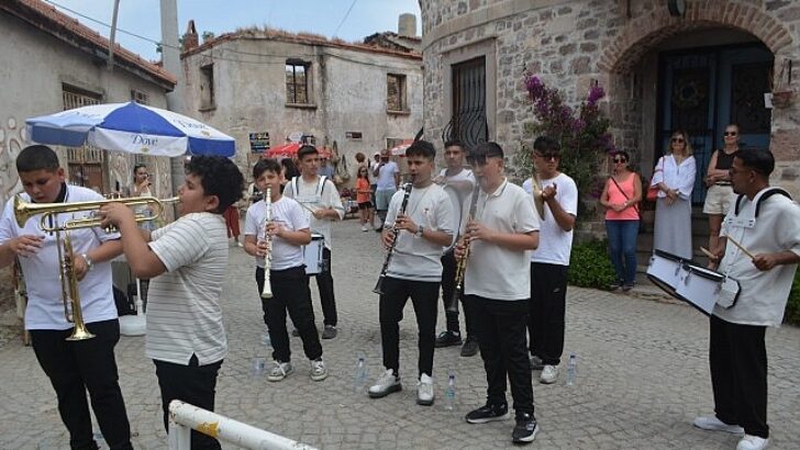 8. Teferic Şenlikleri Küçükköy’de Binlerce Kişinin İştirakiyle Coşku Dolu Sona Erdi!