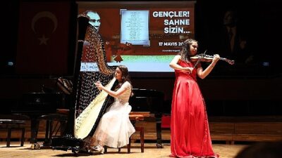 AASSM’de sahne gençlerin