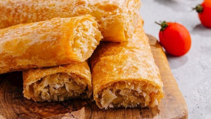 Baklavalık Yufkadan Kıymalı Börek