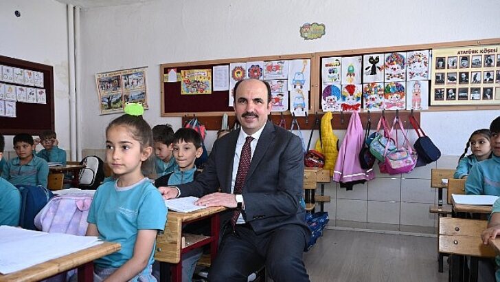 Başkan Altay 3 Farklı Okulda Öğrencilerle Buluştu
