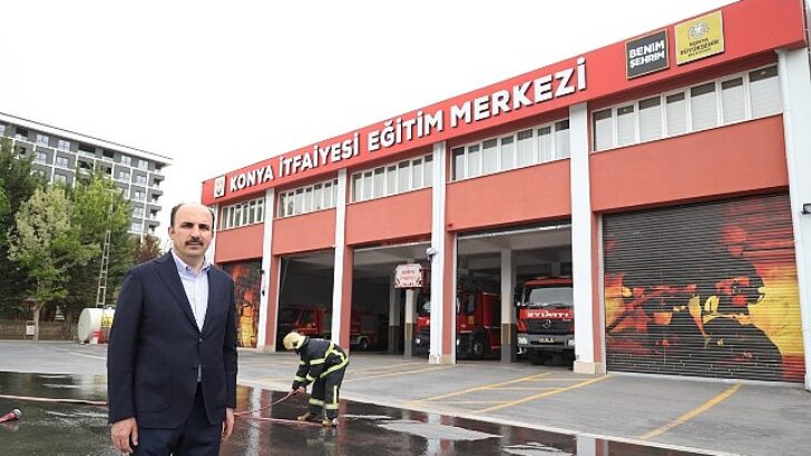Başkan Altay “Gönüllü İtfaiyecilik” Eğitimi Alan Üniversite Öğrencileriyle Buluştu