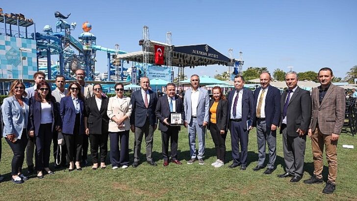 Başkan Muhittin Böcek: “6. yılımızda 24’üncü çevre ödülümüzü aldık”