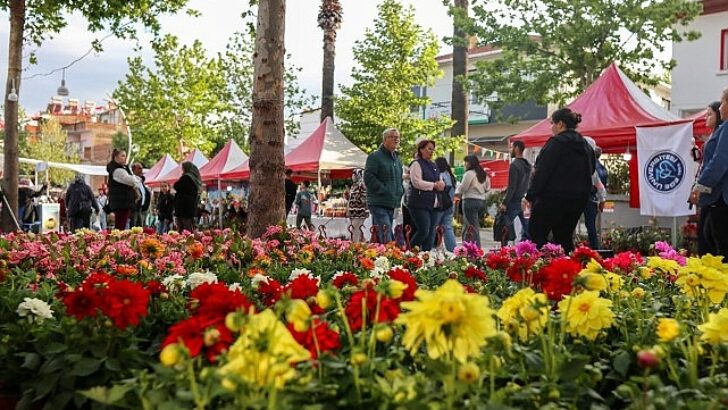 Bayındır 26. Memleketler arası Çiçek Şenliği’nin birinci Günü Dolu Dolu Geçti