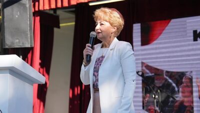 Burhaniye’de “Mikrofon Gençlerde”