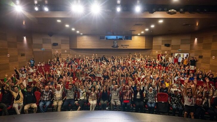 Büyükşehir’den işitme engellilere özel film gösterimi