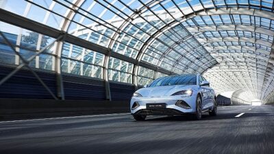 BYD’nin Elektrikli Sportif Sedanı SEAL, Türkiye’ye Özel Üretilen 160 kW’lık Versiyonuyla Yollara Çıkıyor