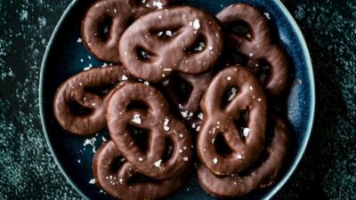 Çikolatalı Pretzel (Brezel)