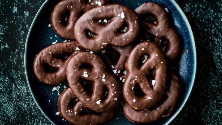 Çikolatalı Pretzel (Brezel)