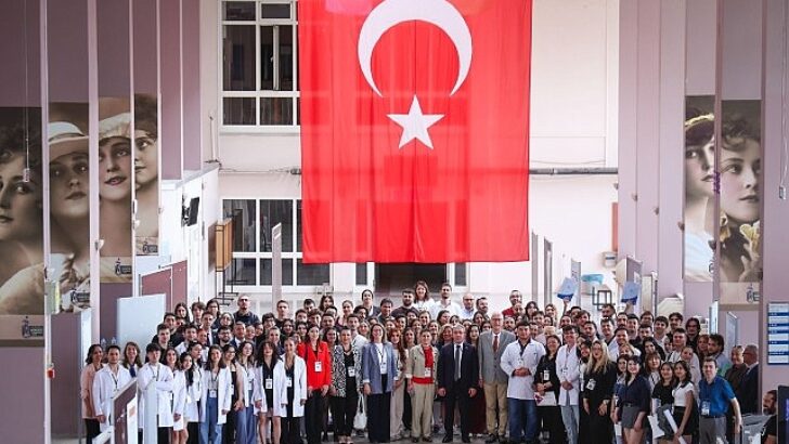DEÜ’de Gençlik Sempozyumu ve Bilim Sanat Şenliği Coşkusu