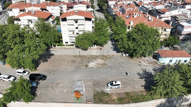Edremit’te İskele Mahallesi’nde Çevre Düzenlemesi Yapılıyor