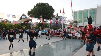 Efes Selçuk’ta Kültürler Milletlerarası Halk Oyunları Şenliği ile Buluşuyor