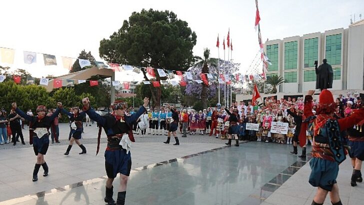 Efes Selçuk’ta Kültürler Milletlerarası Halk Oyunları Şenliği ile Buluşuyor