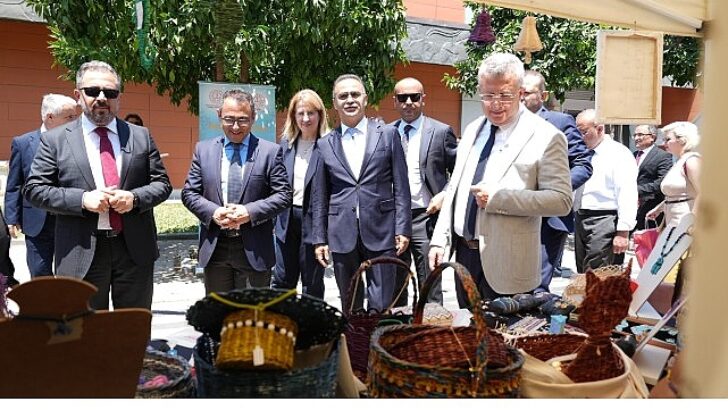 İzmir’de “Hayat Uzunluğu Öğrenme Haftası” Coşkuyla Kutlanıyor