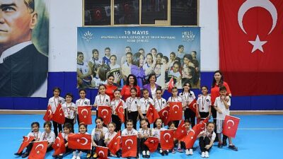 Karabağlar Belediyesi Spor Okulu Öğrencileri, 19 Mayıs Spor Şenliği’nde Buluştu
