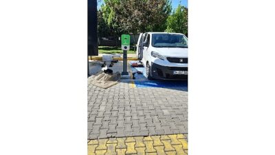 Kartepe’de Çevreci Ulaşım İçin Şarj İstasyonları Hizmete Açıldı