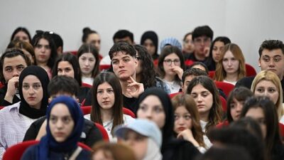 Kocaman Gençlerle Birlikte