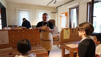 KOMEK’ten “Ahşap Oyuncak Çocuk-Ebeveyn Atölyesi” Aktifliği