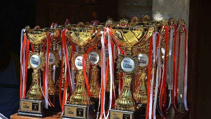 Kuşadası’nda gençler, 6. kere geleceğe koştu