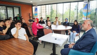 Kütüphane Buluşmalarında Konuk Başkan İbrahim Sandıkçı