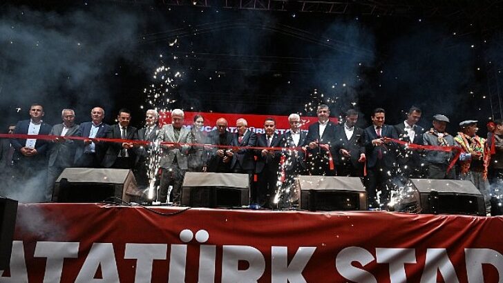 Lider Muhittin Böcek, “Stadyum Kumluca’mıza paha katacak”