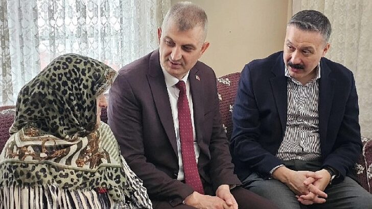 Lider Sezer’den Anneler Gününde manalı ziyaret