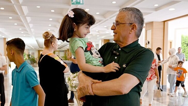 Lider Topaloğlu engellilerle yemekte buluştu