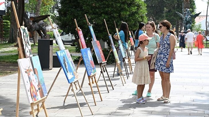 Lider Topaloğlu fotoğraf standı açılışına katıldı