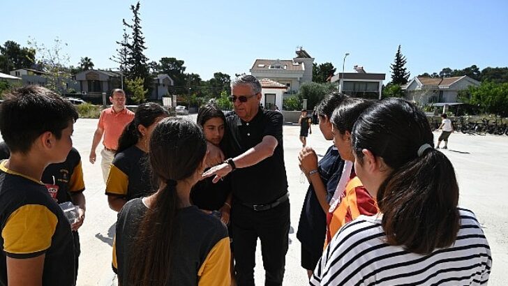 Lider Topaloğlu kermese katıldı