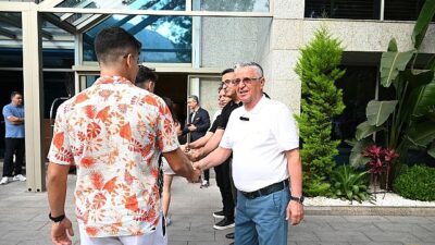 Lider Topaloğlu’ndan öğrencilere motivasyon yemeği