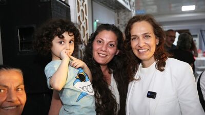 Lider Ünsal, dönüşüm bekleyen Cumhuriyet Mahallesi’nde halkla buluştu: “Yalnız değilsiniz!”