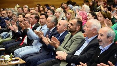 “Mikrofon 10’larda”da Genç Sesler Yeteneklerini Konuşturdu