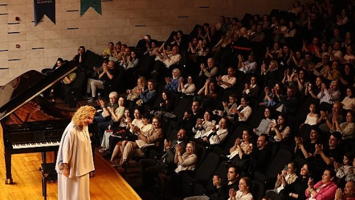 Nilüfer Senfoni Orkestrası birinci konserinde Gülsin Onay’ı ağırladı